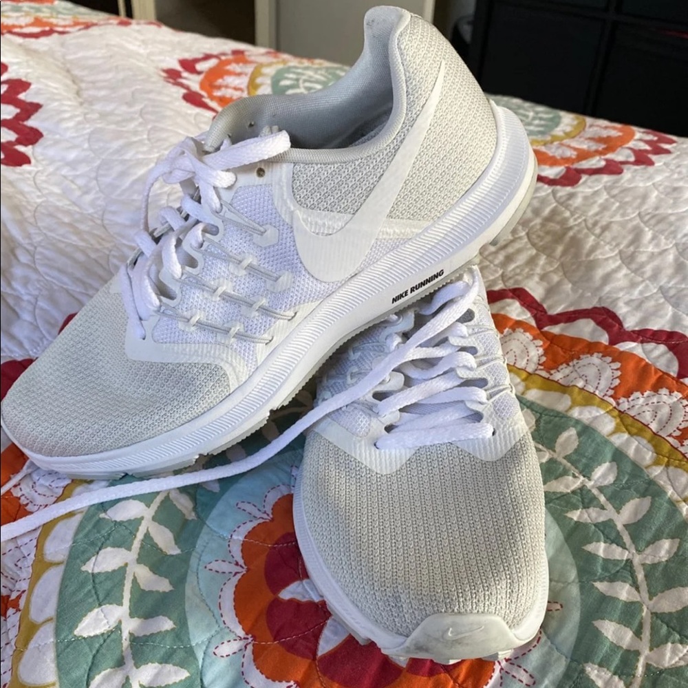 Nike running shoes for women